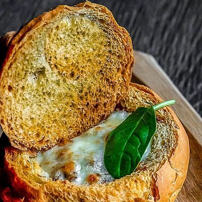 Жюльен из подкопченных грибов в ржаной булке в Чо? Капчо! по цене 420