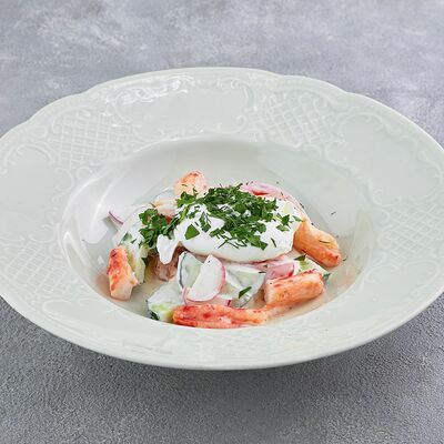 Салат с крабом и яйцом пашот в Царь по цене 1090 ₽