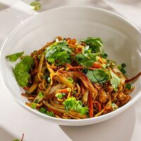 Лапша Чоу Мейн с курицей в Кукумбер