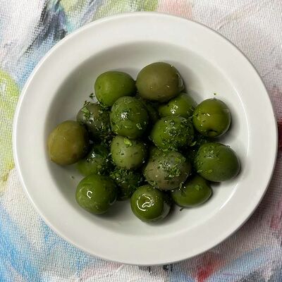 Оливки в Wine room gallery по цене 300 ₽