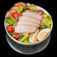Салат цезарь с курицей в ФЕСТА СУШИ
