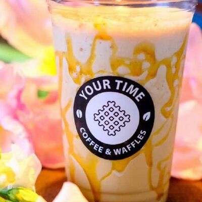 Холодный кофе Соленая карамель в YOURTIME COFFEE & WAFFLES по цене 325 ₽