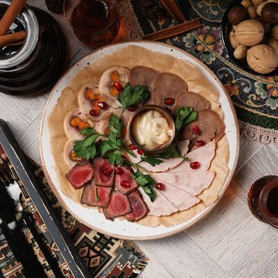 Мясное ассорти в Kish-Mish по цене 1140 ₽