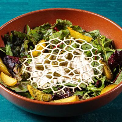 Испанский салат с ростбифом в Rozas bar по цене 870 ₽