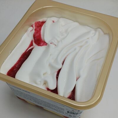 Клубничный чизкейк в 33 пингвина по цене 2600 ₽