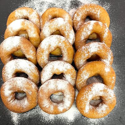 Пончики с сахарной пудрой в Пончуррос по цене 770 ₽