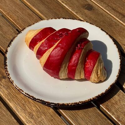 Круассан малина в Desserto Десерто по цене 340 ₽