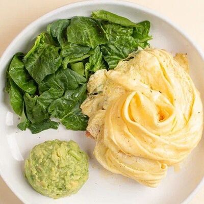 Омлет Скрэмбл с гуакамоле и шпинатом в 11/47 Bakery по цене 595 ₽