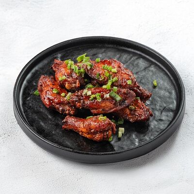 Куриные крылья Black Pepper в Гриль-паб ЕрмолаевЪ по цене 565 ₽