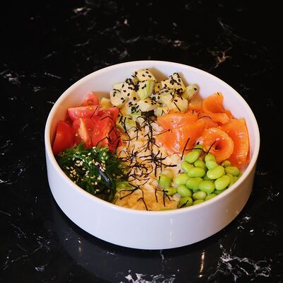 Поке боул с лососем в Nest по цене 690 ₽
