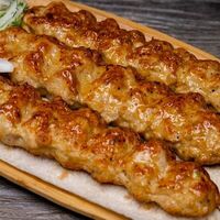 Люля-кебаб с курицей на мангале в Шаурмист