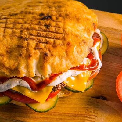 Питбургер с аджикой в Saray Kebab по цене 630 ₽