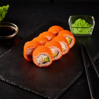 Калифорния с креветкой в Sushi & Roll по цене 395 ₽