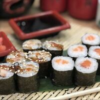 Салмон-маки, унаги-маки в Sushi Kama