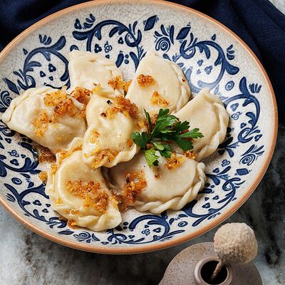 Вареники с картофелем и сюрпризами (300 г; отварные) в Завтраки Альбатрос по цене 490 ₽