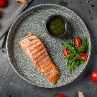 Стейк из лосося в Mon Kitchen