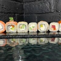 Сет Фукуяма в Tobikko Sushi