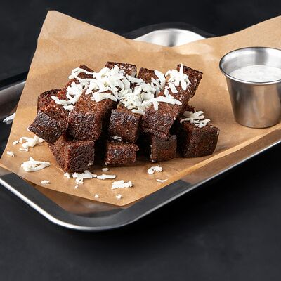 Чесночные гренки в Gellert Bar по цене 220 ₽