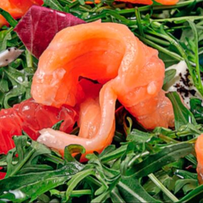 Салат с лососем и грейпфрутом в Евразия по цене 480 ₽