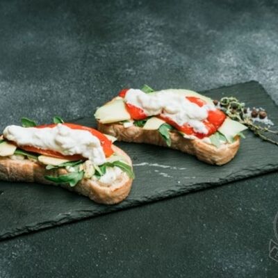 Брускетта со страчателлой в PANORAMA по цене 480 ₽