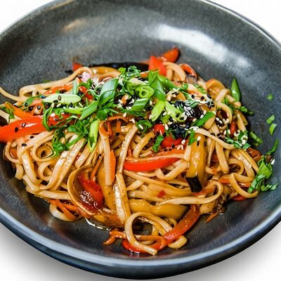 Удон вегетарианский в PlutuS Resto Club по цене 440 ₽