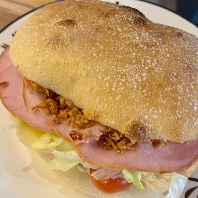 Чиабатта с ветчиной в Parmigiano Pizza по цене 378 ₽