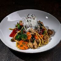 Курица терияки в UMI Asian kitchen & bar