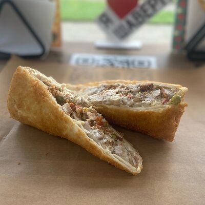 Буррито с курицей в обычном лаваше в темпуре в Burritos по цене 315 ₽