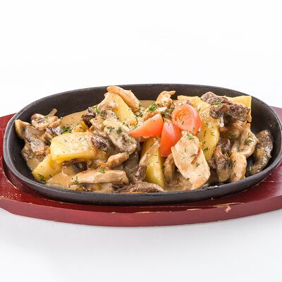 Скоблянка с цыпленком и телятиной в Room-cafe по цене 820 ₽