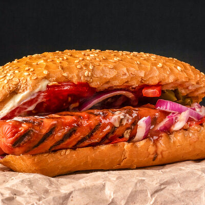 Хот-дог двойной сосиска гриль в GRILL & SUSHIMASTER - ГРИЛЬ и СУШИ МАСТЕР по цене 149