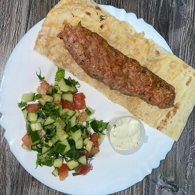 Люля-кебаб из говядины на мангале в лаваше в Ням-ням по цене 400