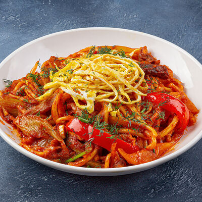 Лагман жареный в Узбекская кухня Халяль по цене 350 ₽