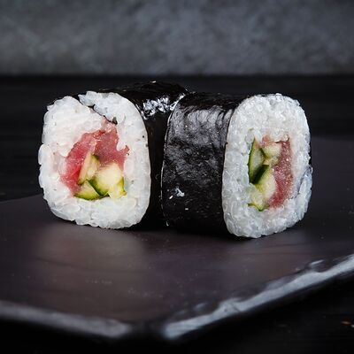 Хосомаки с тунцом в Crystal Sushi & Rolls по цене 2190 ₸