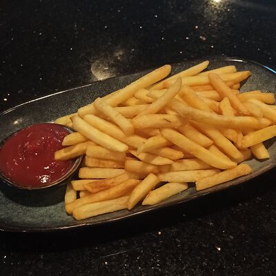 Картофель фри в Кинза и Руккола по цене 240 ₽