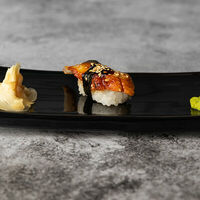 Суши с копченым угрем в Море Есть