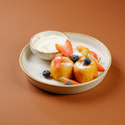 Сырники с йогуртовым соусом х в Sweet Joy Cafe по цене 429 ₽