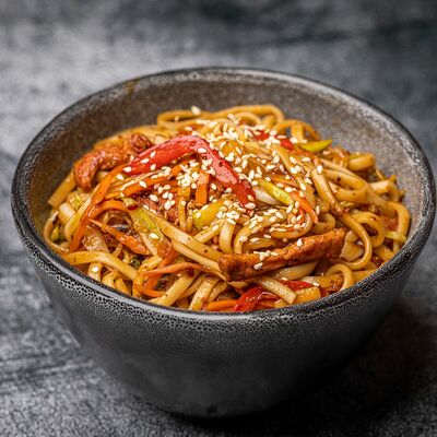 Удон со свининой в соусе Кисло-сладкий в Korean Chick по цене 349