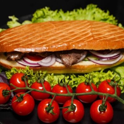 Сэндвич со свининой в Мангал Кебаб по цене 440 ₽