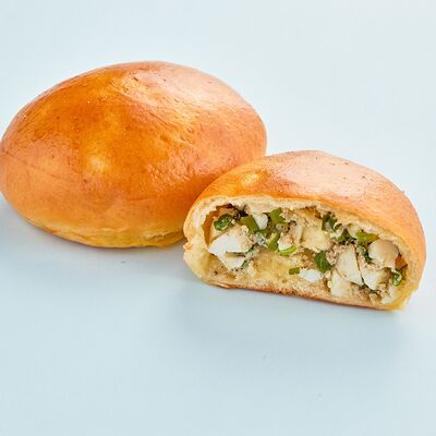 Пирожок Яйцо, зеленый лук в Пирожковая минутка по цене 130 ₽
