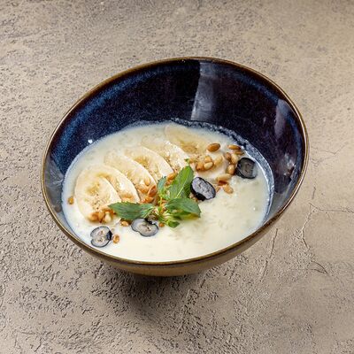 Каша Рисовая с бананом и кедровым орехом в Тестория по цене 390 ₽