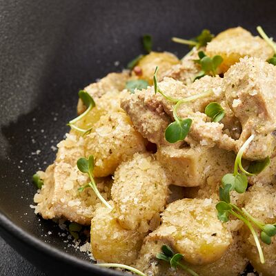 Ньокки с цыплёнком и грибами в По Чесноку по цене 555 ₽