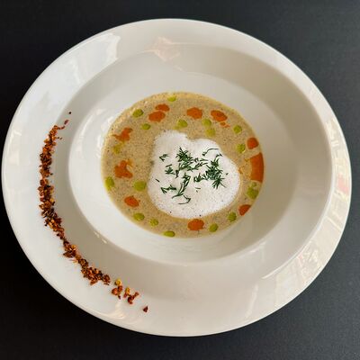 Крем-суп с жюльеном из белых грибов и вешенок в Трюфель по цене 470 ₽