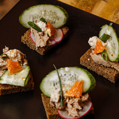 Бородинский хлеб с паштетом и апельсином в ЛЕЛЬКОВ & Kitchen по цене 468 ₽