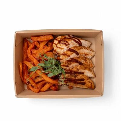 Запеченный батат с курочкой и соусом барбекю в Гурмэтика по цене 689 ₽