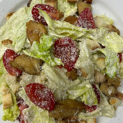 Салат Цезарь с курицей в Кафе Бар по цене 429 ₽