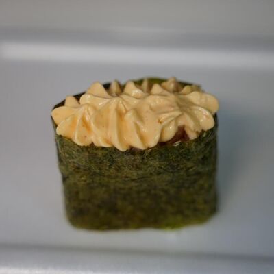 Гункан острый с курицей в Rolloff по цене 144 ₽