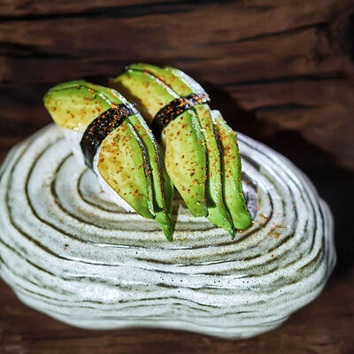 Суши без риса с крабом, авокадо и унаги в Zuka по цене 810 ₽