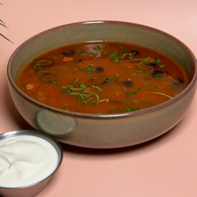 Солянка со сметаной в Cafe People по цене 430 ₽