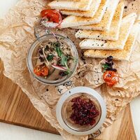 Паштет из печени индейки с хрустящими тостами в Кафе Biscuit