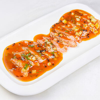 Татаки из лосося в соусе чили в Вартазия по цене 1650 ₽